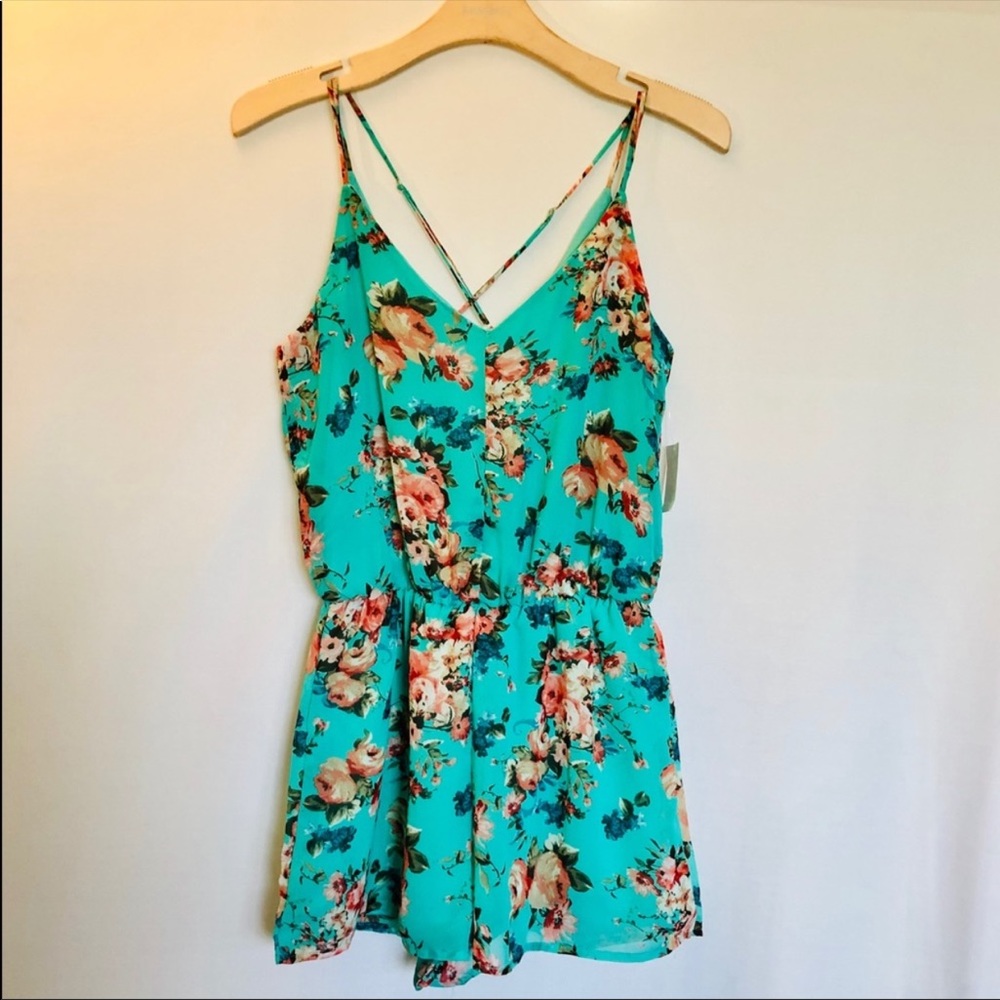 Charlotte Russe women’s romper floral medium - Picture 2 of 5